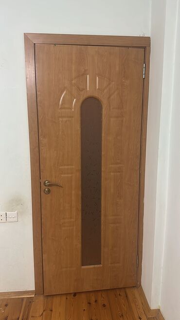 Otaq qapıları: İşlənmiş Otaq qapısı Çərçivə ilə, Zəmanətsiz, Ünvandan götürmə
