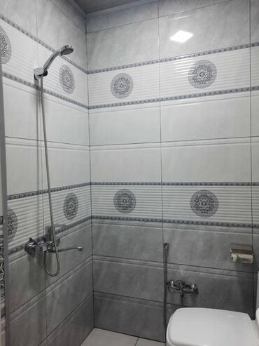 Uzunmüddətli kirayə mənzillər: Xirdalanda Aff parka yaxın 11 mertebeli binanın 8-ci mərtəbəsində — 9