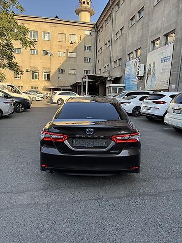 byd e2 2025: Toyota Camry: 2018 г., 2.5 л, Вариатор, Гибрид, Седан — 5