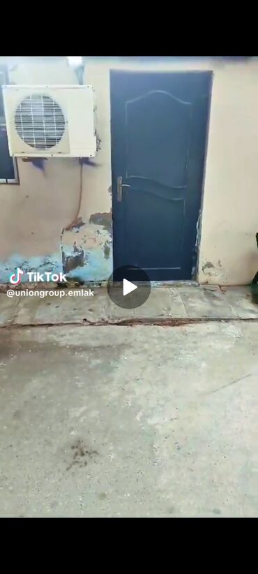 снять дом в азербайджане: 2 otaqlı həyət evi - Giriş: dəmir qapı, fasadda split-kondisioner