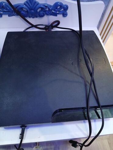 PS3 (Sony PlayStation 3): Tam ideal veziyetdedir hecbir problemi yoxdur bidene 1 pultunun L1