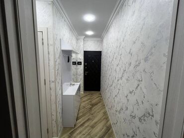 Uzunmüddətli kirayə mənzillər: Əhmədlidə Neapol dairəsində, Neapol şadlıq sarayının arxasında 9 — 10