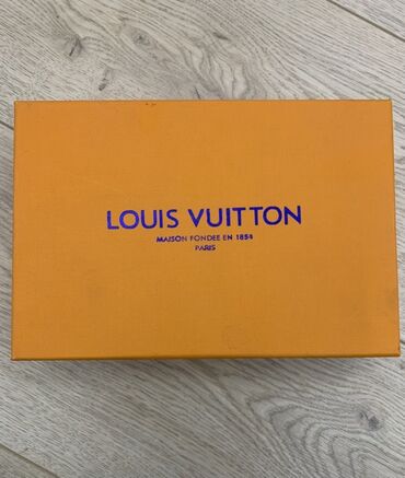 сколько стоит пуфик мешок: Коробка Louis Vuitton - Фирменная жёлто-оранжевая коробка с логотипом