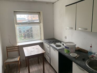 сдаю квартира без хазайын: 1 комната, 35 м², Общежитие и гостиничного типа, 1 этаж, Старый ремонт