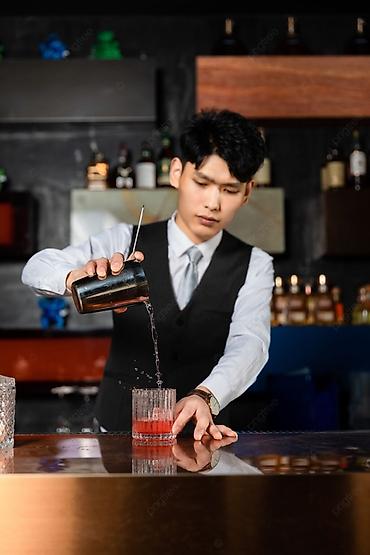 Barmenlər: İnqilabda yerləşən lounge üçün barmen tələb olunur Maaş-20azn (günlük) — 1
