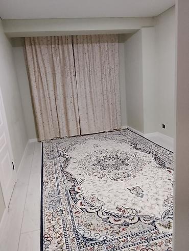 Бир комнаталу квартирага чогу жашаганга 1 кыз аламын .Баасы 15 000
