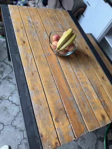 Кухонные столы: Кухонный стол, Прямоугольный, Нераскладной, Железо