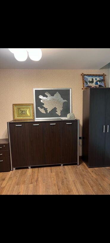 Ofislər: Ofis sahəsi – şüşə arakəsməli, geniş vestibül və iş otaqları - İşə — 6