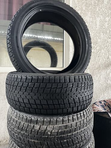 комплект зимней резины: Шины 215 / 45 / R 17, Зима, Б/у, Комплект, Легковые, Bridgestone