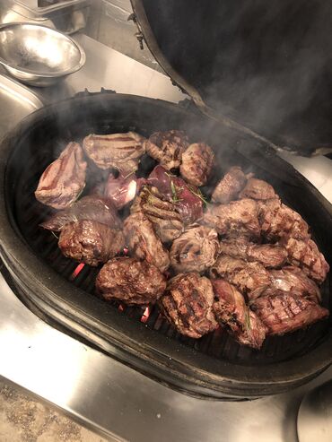 Повара: Шеф повар богатый опыт работы более 12 лет. Работал в Москве элитных — 36