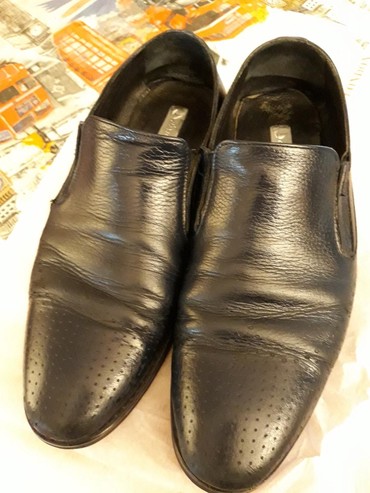 dəri ayaqqabı satışı: Кожанные мужские туфли б\у,размер 40,цвет темно синий(смотрятся как