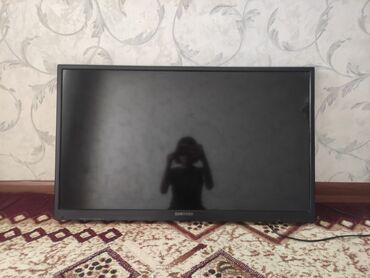 выкуп телевизоров: Телевизор Samsung, диагональ примерно 40–43". - Плоская панель