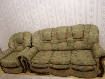işlənmiş divan satılır: Çox səliqəli istifadə olunub təcili olaraq satılır 2 kreslo 1 divandı
