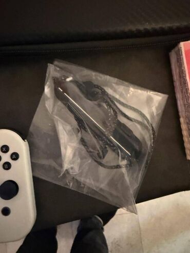 Nintendo Switch: Nintendo switch oled model ağ rengde. 3 aydir almisham, mukemmel — 12