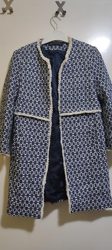 Kaputi: Zara mantilić1500,Crni Šanel 2000,ostale po 1000 — 1