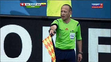золотой мяч: Продам футбольные карточки: желая карточка FIFA красная карточка FIFA — 3