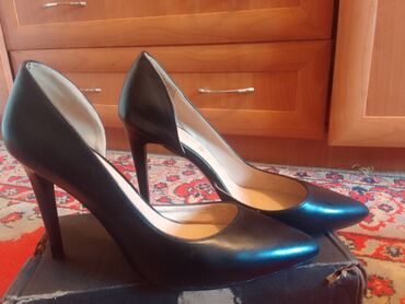 свадебные каблуки: Туфли 39.5, цвет - Черный