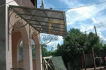 дождь: Козырьки и навесы над входом из поликарбоната с коваными элементами — 3