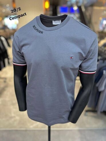 Majice: Muška majica Vel.S cena 1800 dinara vel.M cena 2000 dinara Vel.L — 13