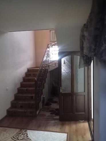 Продажа коттеджей и домов: Продается от собственника район Аламединский рынок 2этажный дом (201 — 8