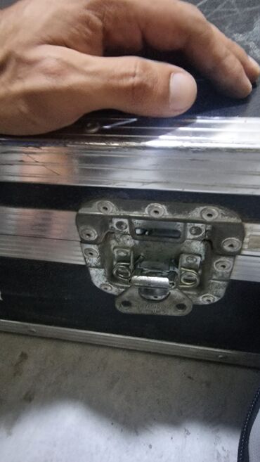 Futlyarlar, çexollar: Səfər və səhnə avadanlıqları üçün Flight Case (rolikli, metal künclü) — 2