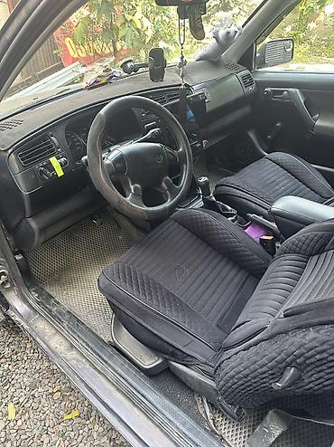 Volkswagen: Volkswagen Golf: 1991 г., 1.8 л, Механика, Бензин, Хэтчбэк — 10