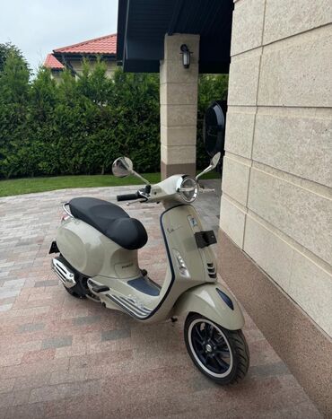 бенза скутер: Продается новый мотороллер vespa primavera 2023 бежевого цвета без