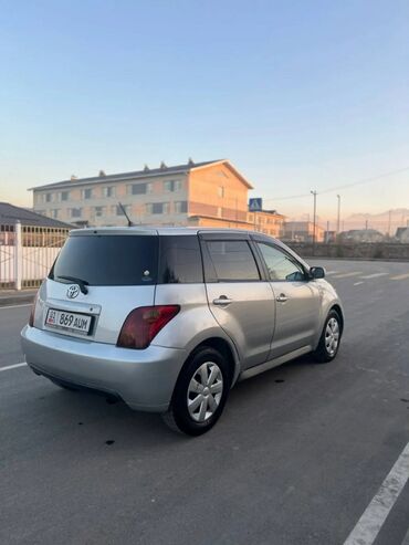 Toyota: Toyota ist: 2003 г., 1.3 л, Автомат, Бензин, Хэтчбэк — 5