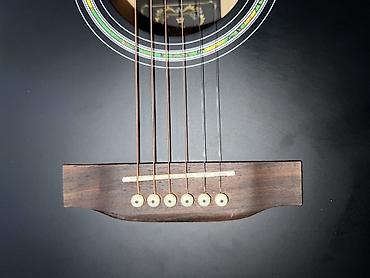 швицарский ножы: Акустическая гитара Stiller с вырезом (cutaway), форма корпуса — 5