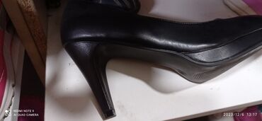 каблуки 40 размер: Туфли 40, цвет - Черный