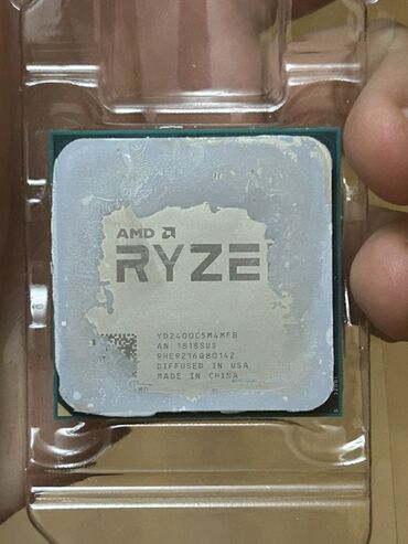 Planşetlər: Prosessor AMD Ryzen 5 Ryzen 5 2400G, 3-4 GHz, 4 nüvə