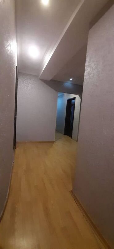 Uzunmüddətli kirayə mənzillər: Bakıxanov(Razin)AKKORD-un binasında 2 otaqlı kirayə verilir. Otaq — 6