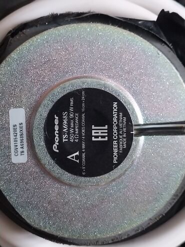 Dinamiklər və sabvuferlər: Pioneer avtomobil akustikası dəsti Tərkib: - 3 cüt oval koaksial arxa — 9
