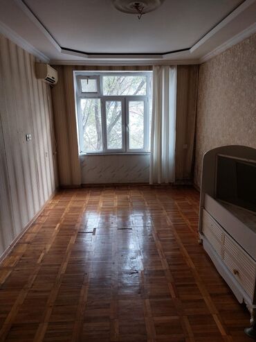 Köhnə tikili: * Mənzil 2 otaqdan 3 otağa artırılıb, mətbəx eyvana keçirilib, orta — 2