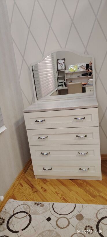 Masa və oturacaq dəstləri: İşlənmiş, Açılmayan, Dördbucaq masa — 7