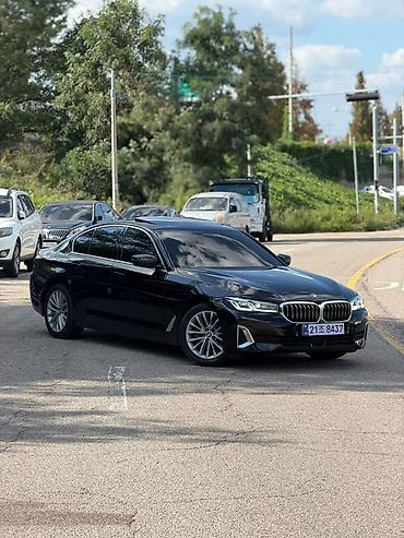подлокодник: BMW 5 series: 2020 г., Бензин, Седан — 1