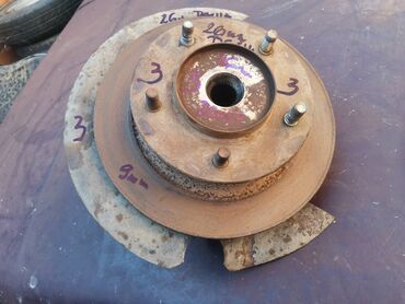 Auto delovi: Glavcina desnoga prednjeg tocka Lada 21214 Niva 26mm br.3. Polovna — 2