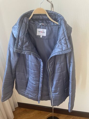 Пуховики и зимние куртки: Куртка 6/у на синтепоне. размер L. Корея. Состояние отличное