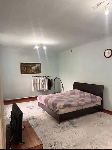 Продажа коттеджей и домов: 🏡 Продаётся просторный дом 📍 Район Ош базар Срочная продажа! • 🛏 — 17