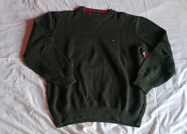 Lične stvari: Na prodaju džemper Tommy Hilfiger Proizvodjač: Tommy Hilfiger Model