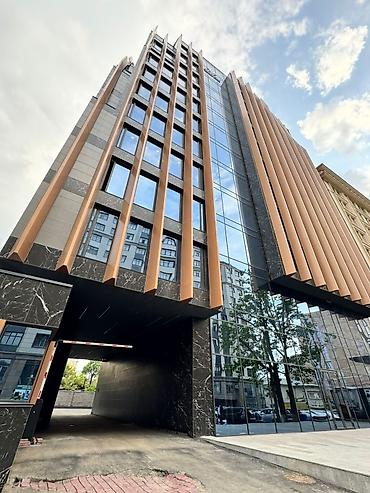 Аренда офисов: Сдаю Аренда офисов, 68 м², В бизнес центре, С отдельной кухней — 2