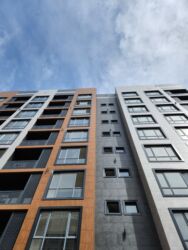 продаю дом в районе фучика: 1 бөлмө, 39 кв. м, 108-серия, 6 кабат, Дизайнердик ремонт