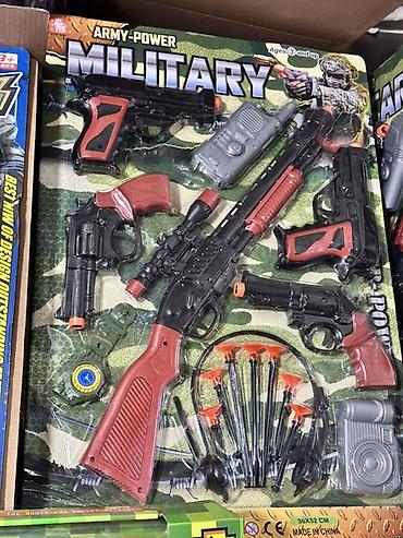 6 7 лет: Игровой набор “Army-Power Military” для ролевых игр Состав набора: - — 1