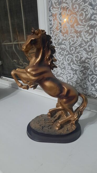 продается лошадь: Сувенир Лошадь статуэтк
только пишите на whatsapp
+