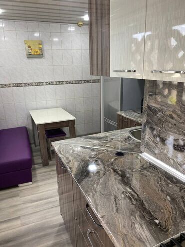 Uzunmüddətli kirayə mənzillər: Yasamal rayonu Elmlər metrosunun yaxınlığında, köhnə tikili 9 — 9