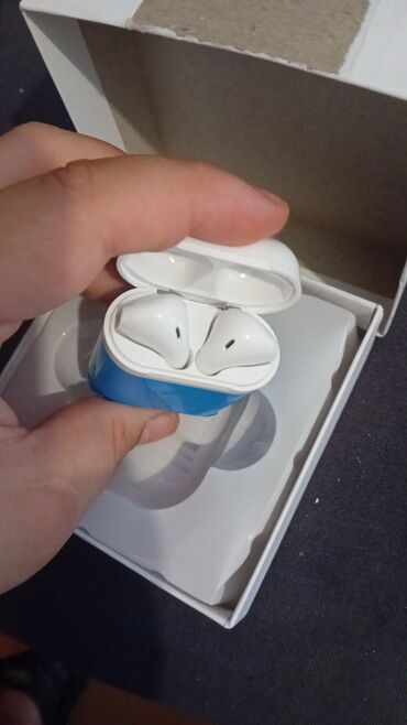 Slušalice: Bluetooth slušalice i12 TWS Bluetooth: v5.0+EDR Podržava: SiRi — 12