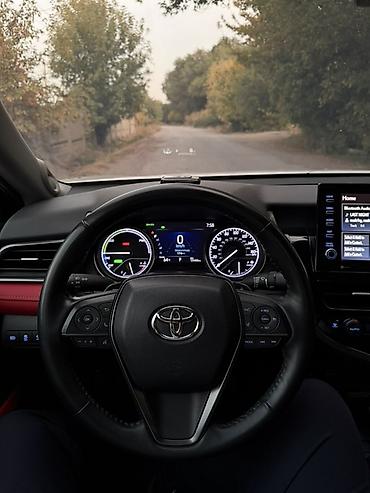Toyota: Toyota Camry: 2023 г., 2.5 л, Автомат, Гибрид, Седан — 7