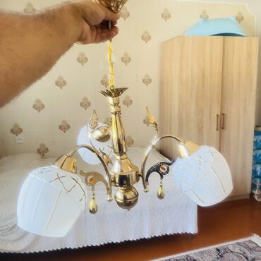 lustur 2019: Çılçıraq, 3 lampa, Şüşə