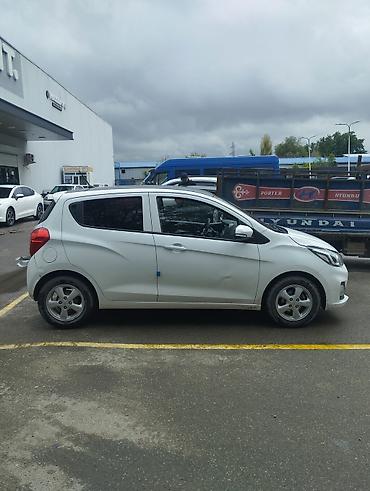 spark 2016: Chevrolet Spark: 2019 г., 1 л, Автомат, Бензин, Хэтчбэк — 4