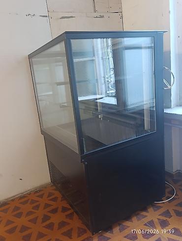 Soyuducu avadanlığı: Vitrin soyuducu 500 manat Unvan 28 may .SH — 1